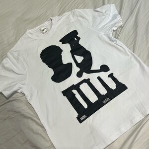 Arte shirt statues